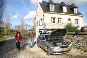 Hier staat de bolide...blinkend in de franse zon!