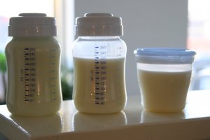 Zie je hoe nokkievol die linker is???