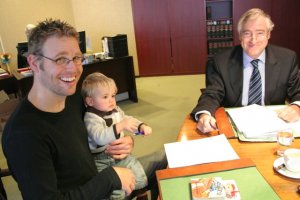 "Maar waar moet ikke dan teekene? Enne hoefeel kos dat?"