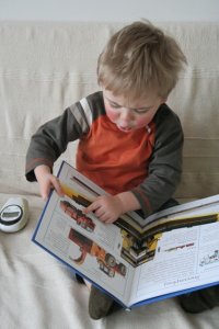 "Autoooo...autoooo...toeeetoeeeet..tooeetoeet....."